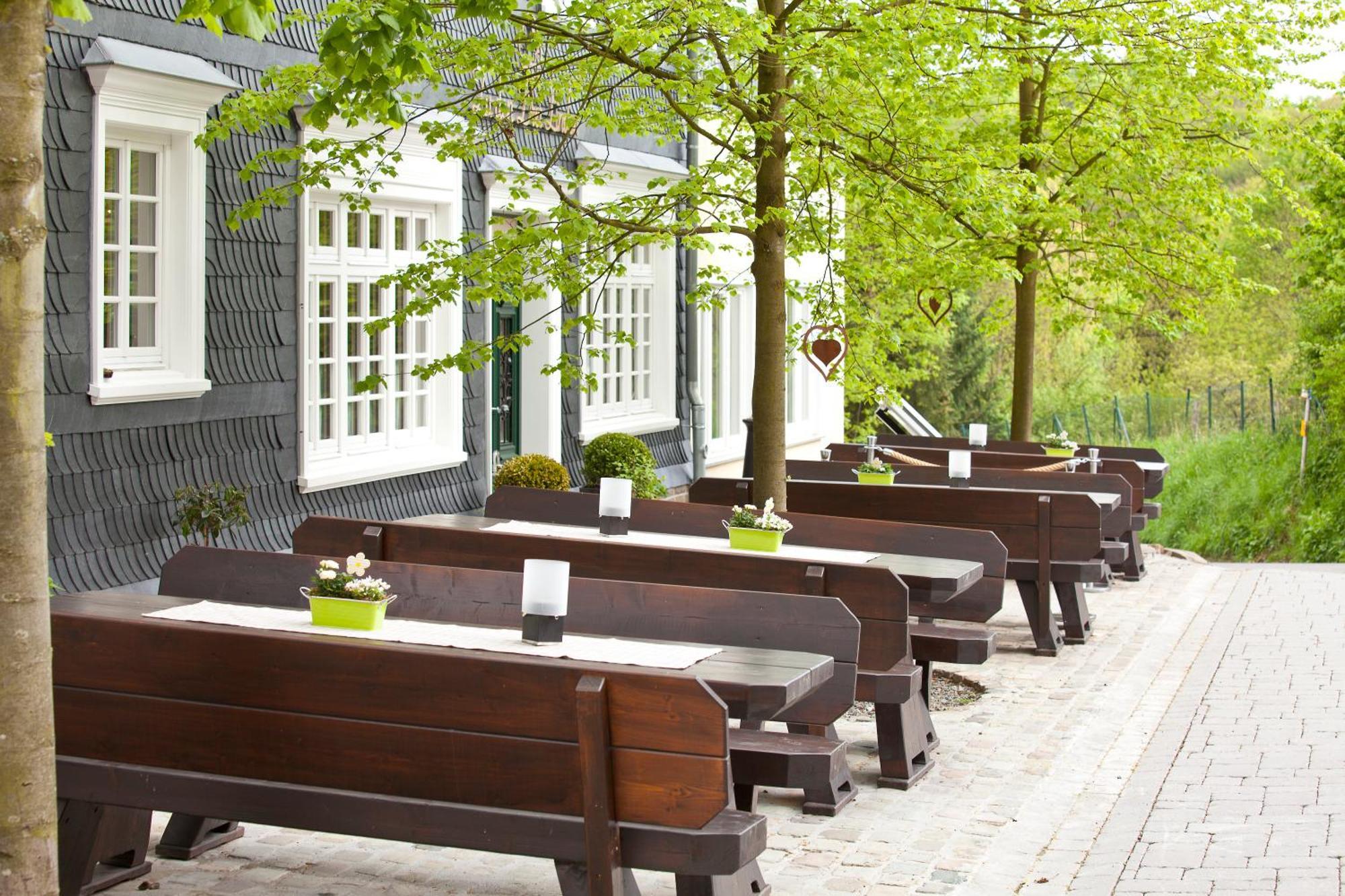 Zu Den Drei Linden Hotel Wermelskirchen Eksteriør billede