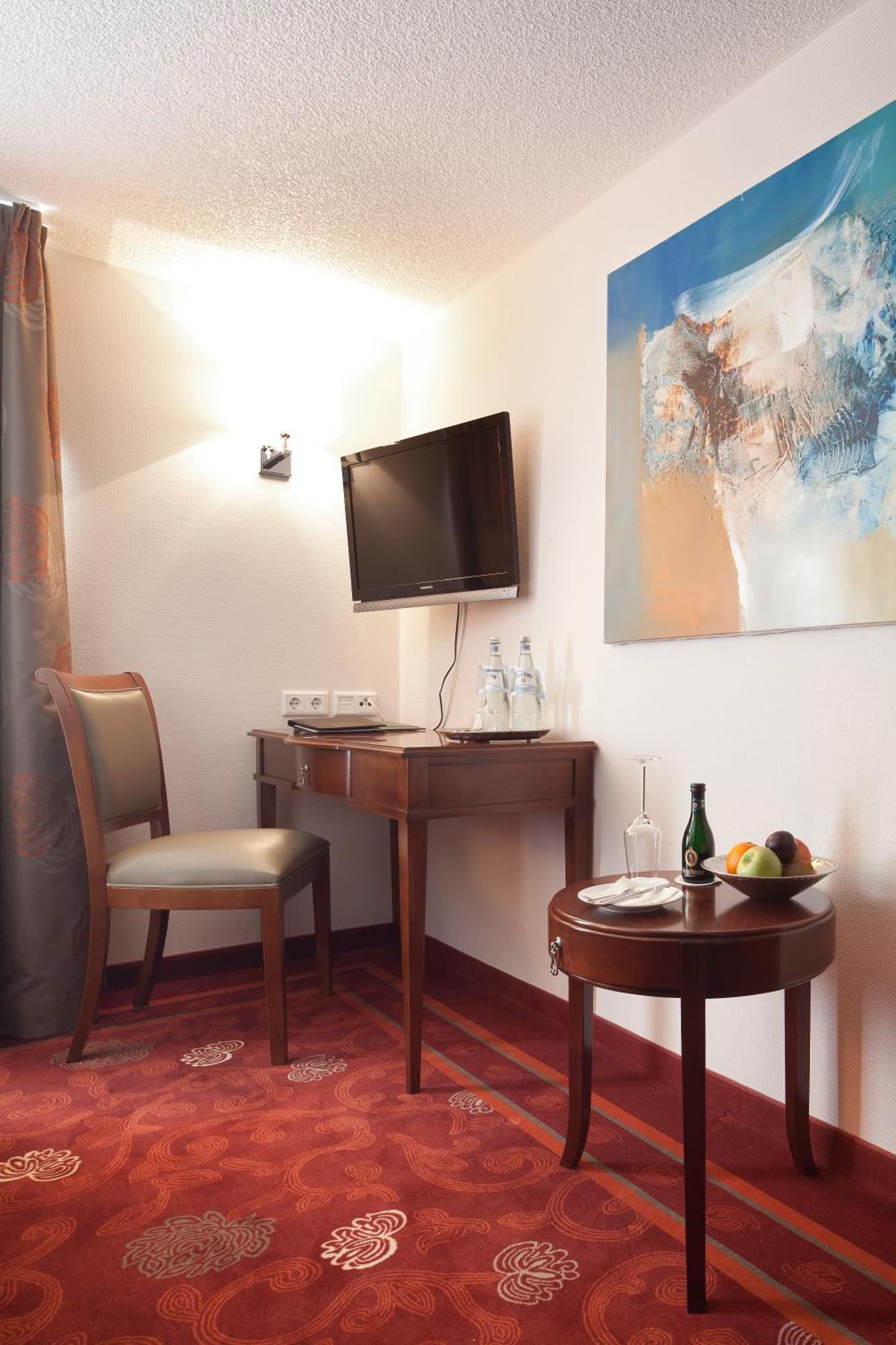 Zu Den Drei Linden Hotel Wermelskirchen Eksteriør billede