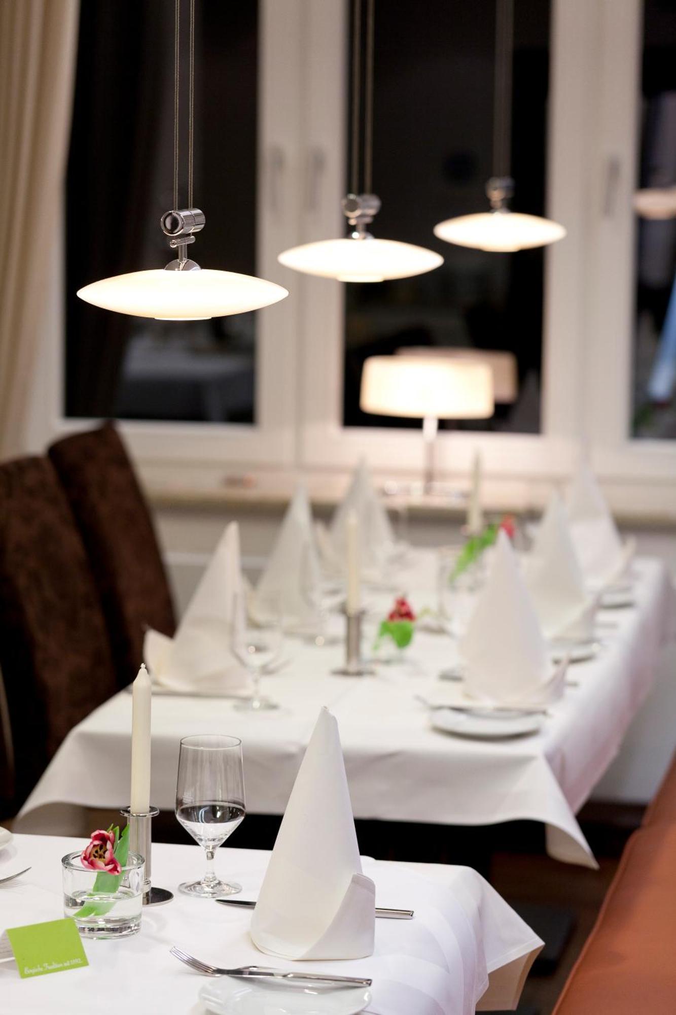 Zu Den Drei Linden Hotel Wermelskirchen Eksteriør billede